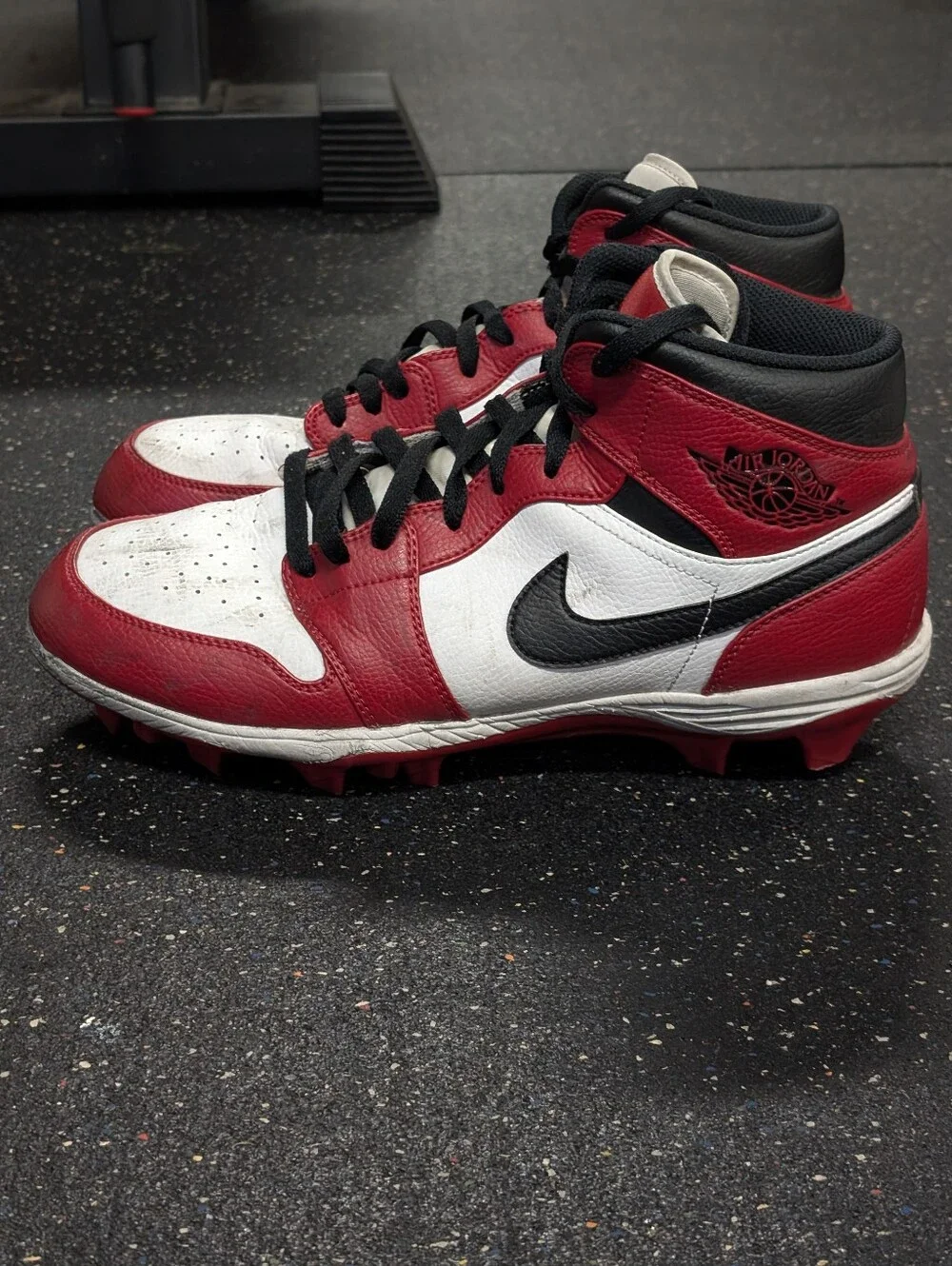 Nike Jordan 1 Football Cleats Mid TD Chicago Red Black White FJ6805-106 Mens